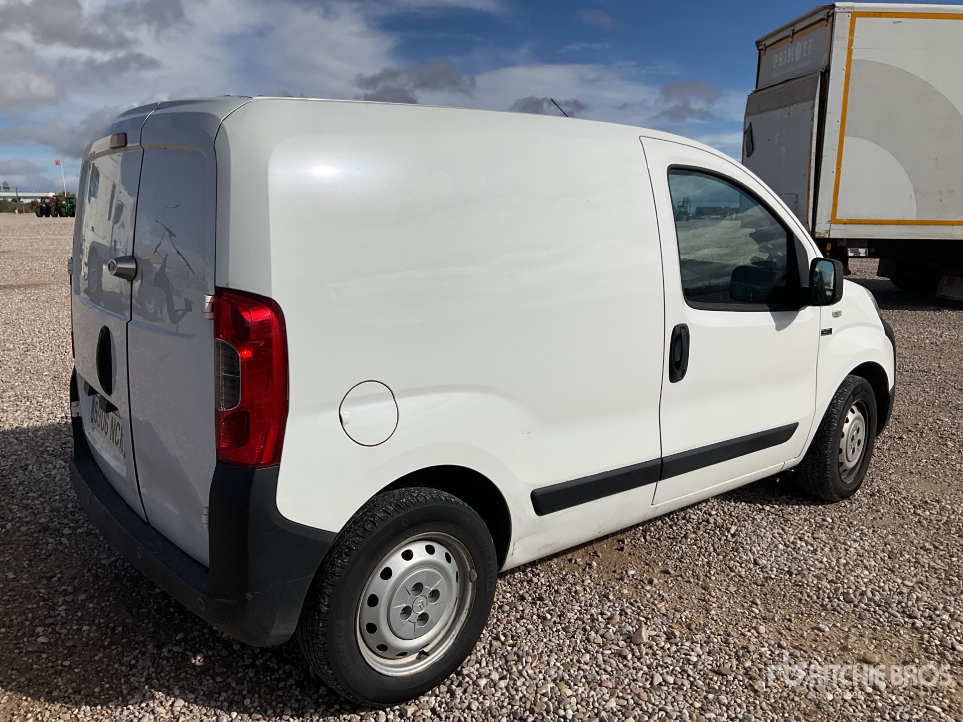 General Appearance with Imagen: esquina trasera derecha