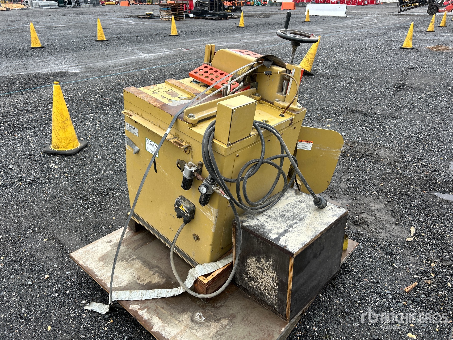 General Appearance with Foto, angolo anteriore sinistro