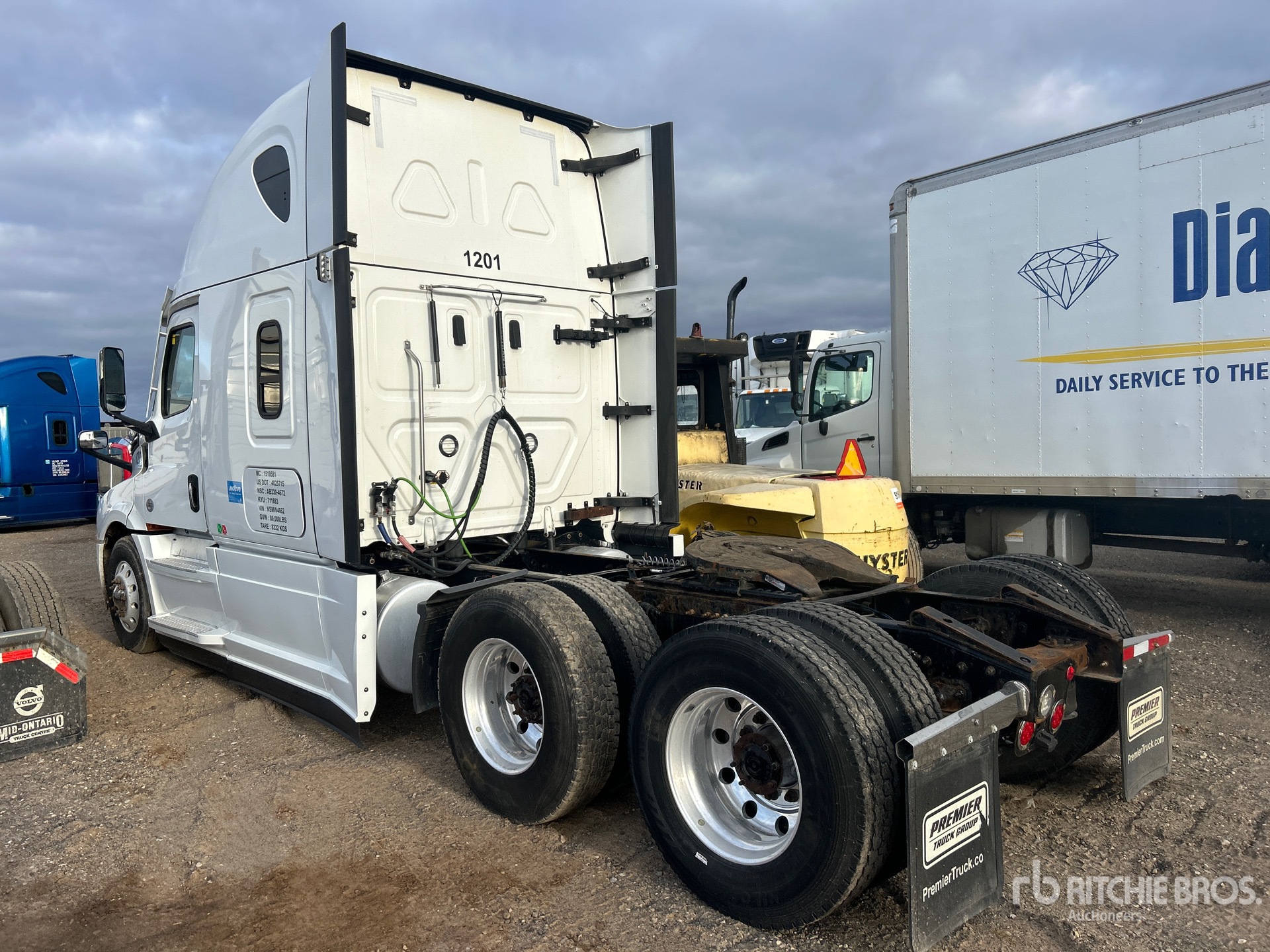 Aspect général with Image, coin arrière gauche