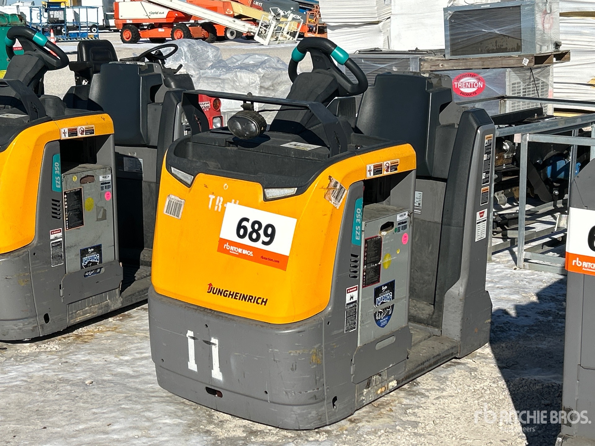 General Appearance with Bild, Ecke vorne links