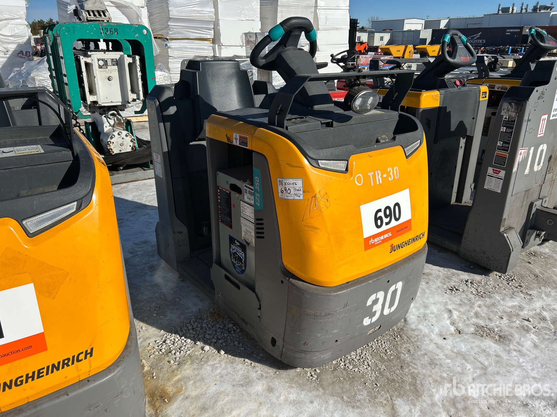 General Appearance with Bild, Ecke vorne rechts