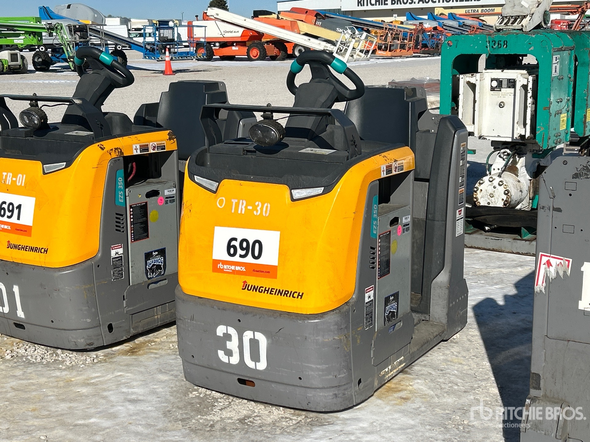 General Appearance with Bild, Ecke vorne links