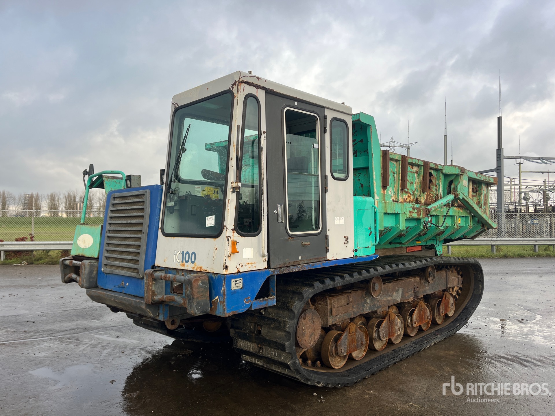 General Appearance with Bild, Ecke vorne links