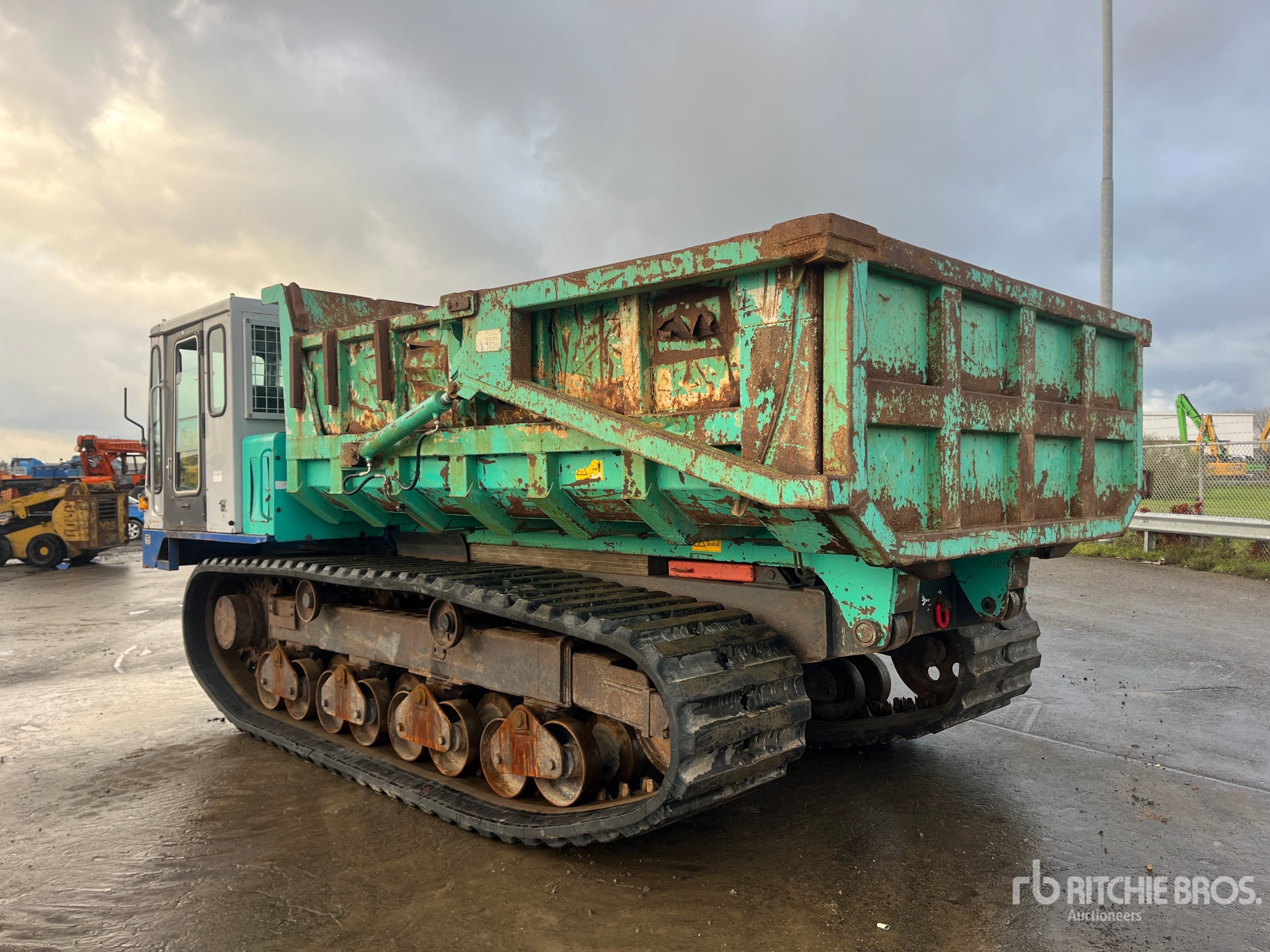 General Appearance with Bild, Ecke hinten links