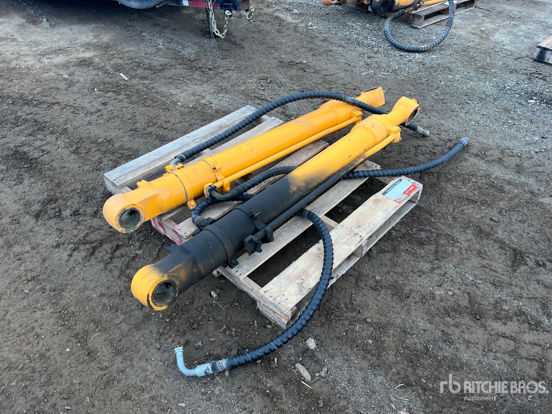 General Appearance with Bild, Ecke vorne rechts