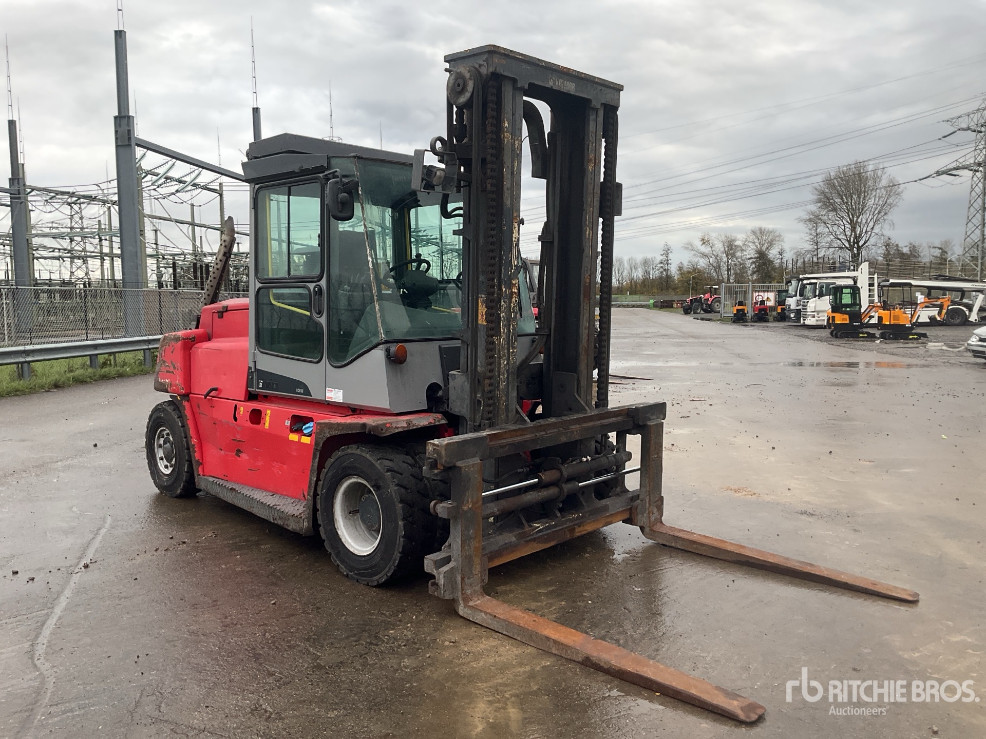 General Appearance with Picture, Right Front Corner