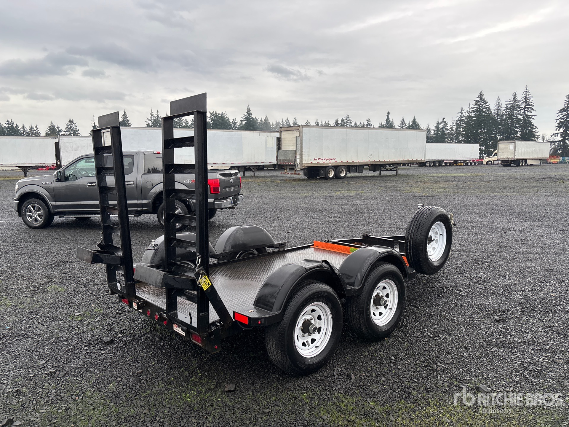 General Appearance with Bild, Ecke hinten rechts