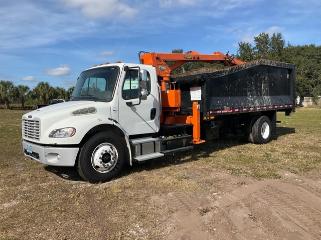 Petersen TL3 7100 lb Articulated Boom on 2023 Freighliner M2 106 4x2 Grapple Truck