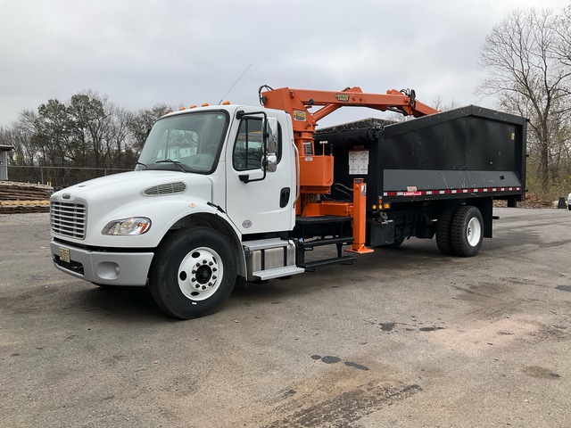 Petersen TL3 7100 lb Articulated Boom on 2023 Freighliner M2 106 4x2 Grapple Truck