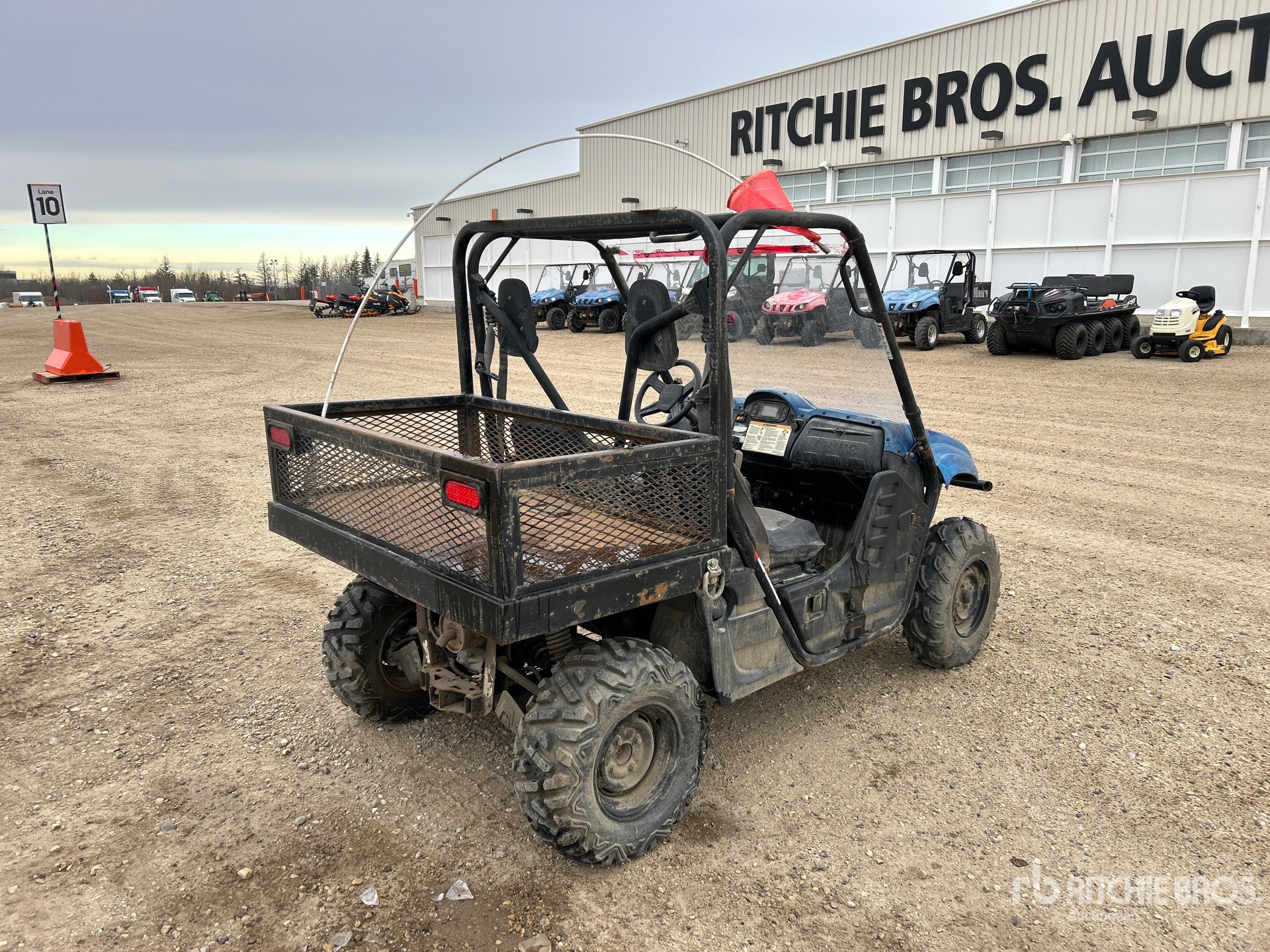 General Appearance with Foto, angolo anteriore sinistro