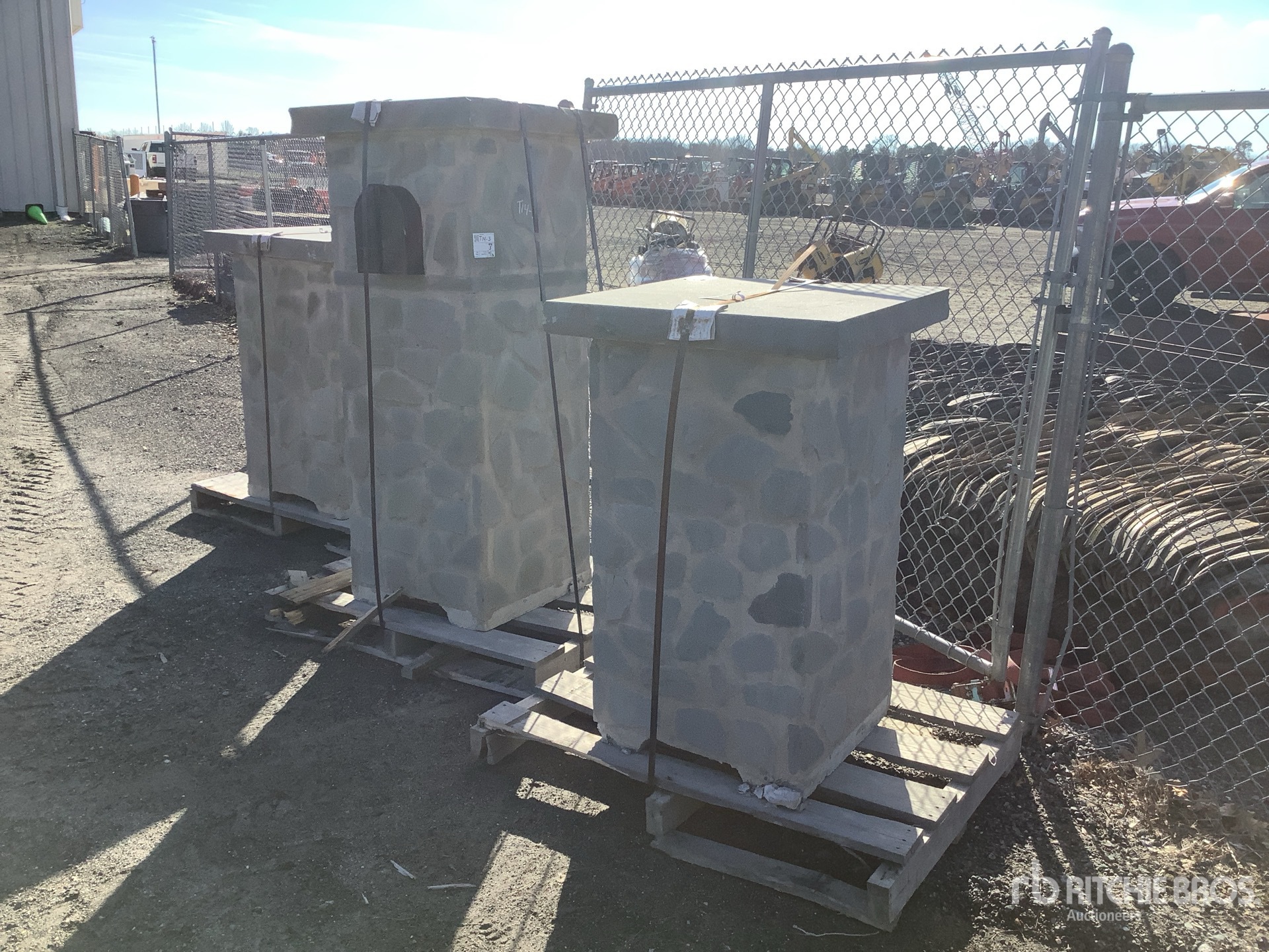 General Appearance with Featured Photo