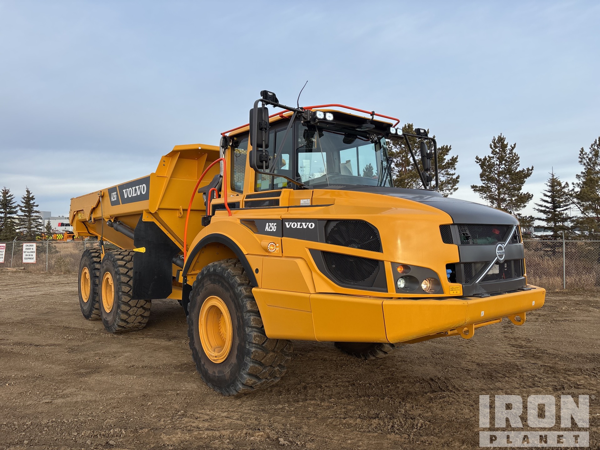 General Appearance with Foto, angolo anteriore destro