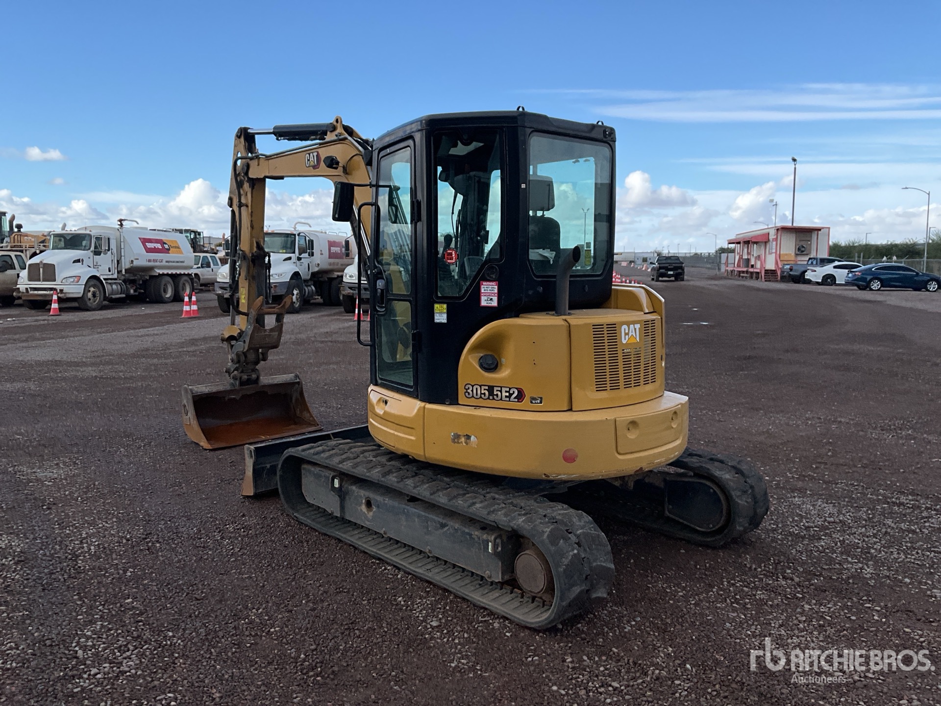 General Appearance with Picture, Left Rear Corner