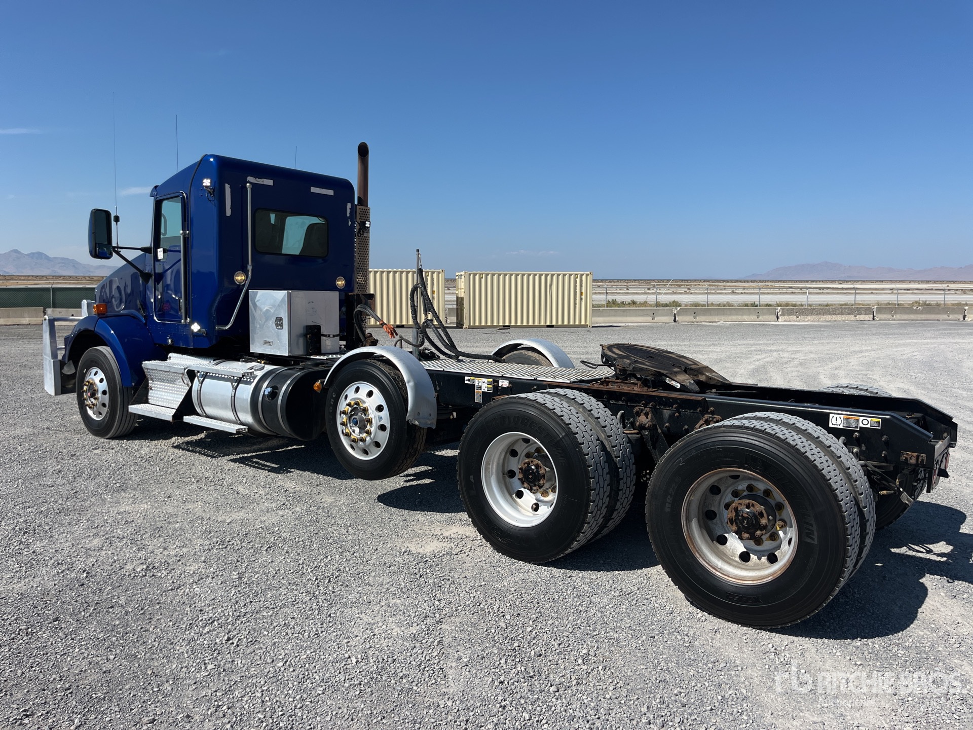 General Appearance with Bild, Ecke hinten links