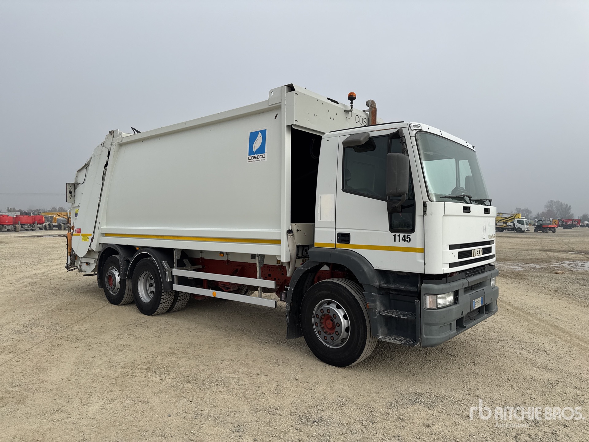 General Appearance with Bild, Ecke vorne rechts