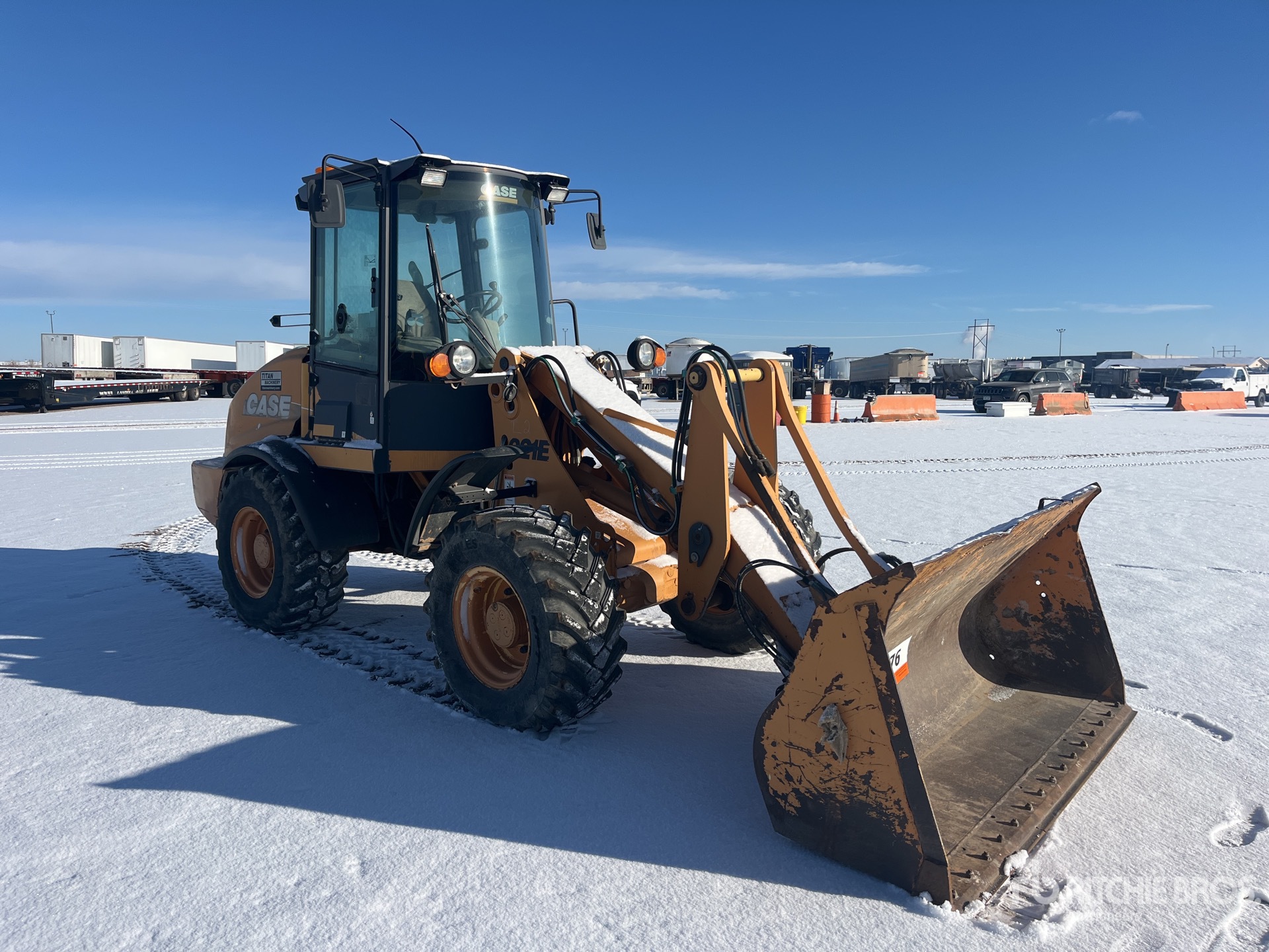 General Appearance with Picture, Right Front Corner