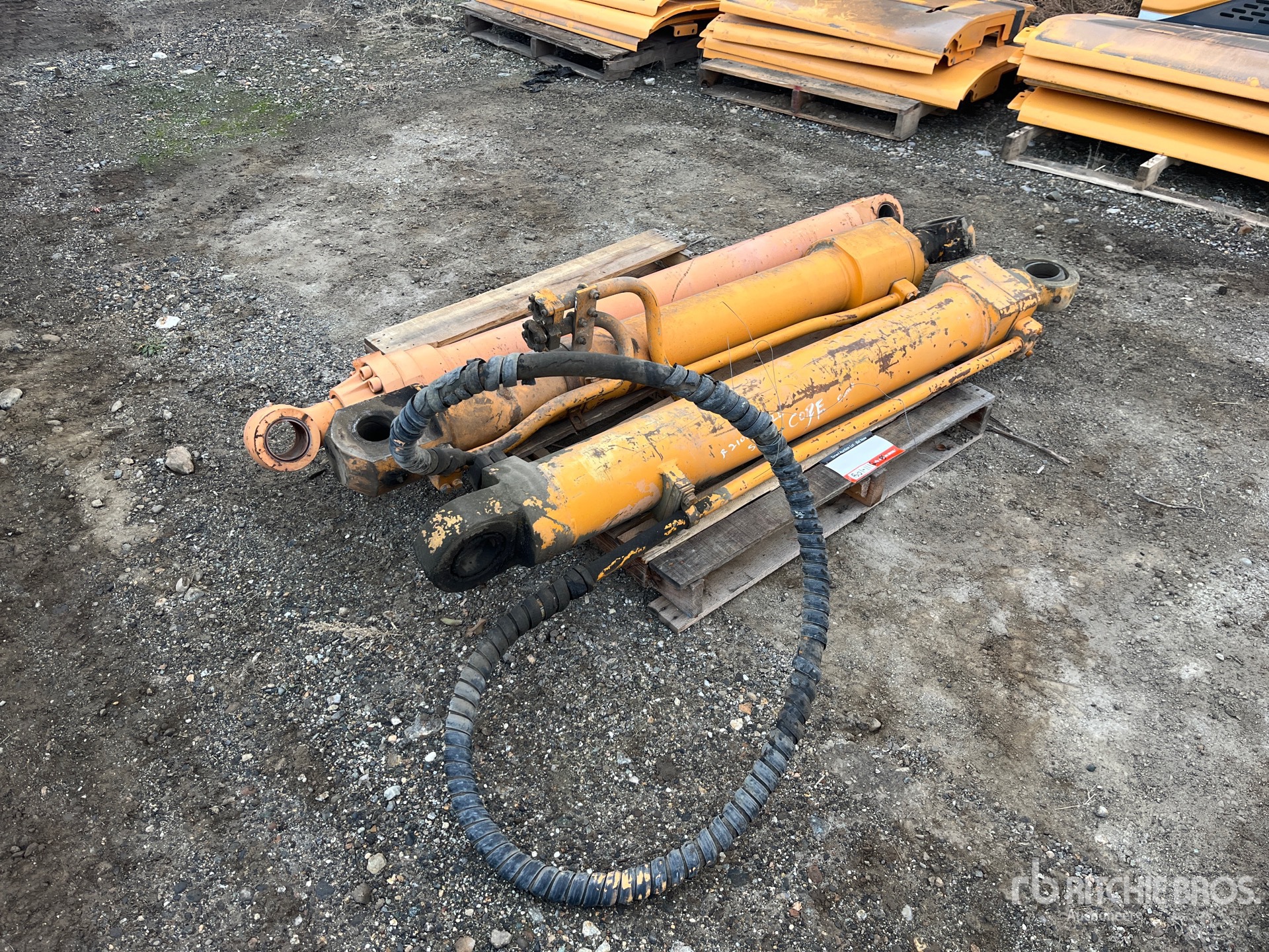 General Appearance with Foto, angolo anteriore destro