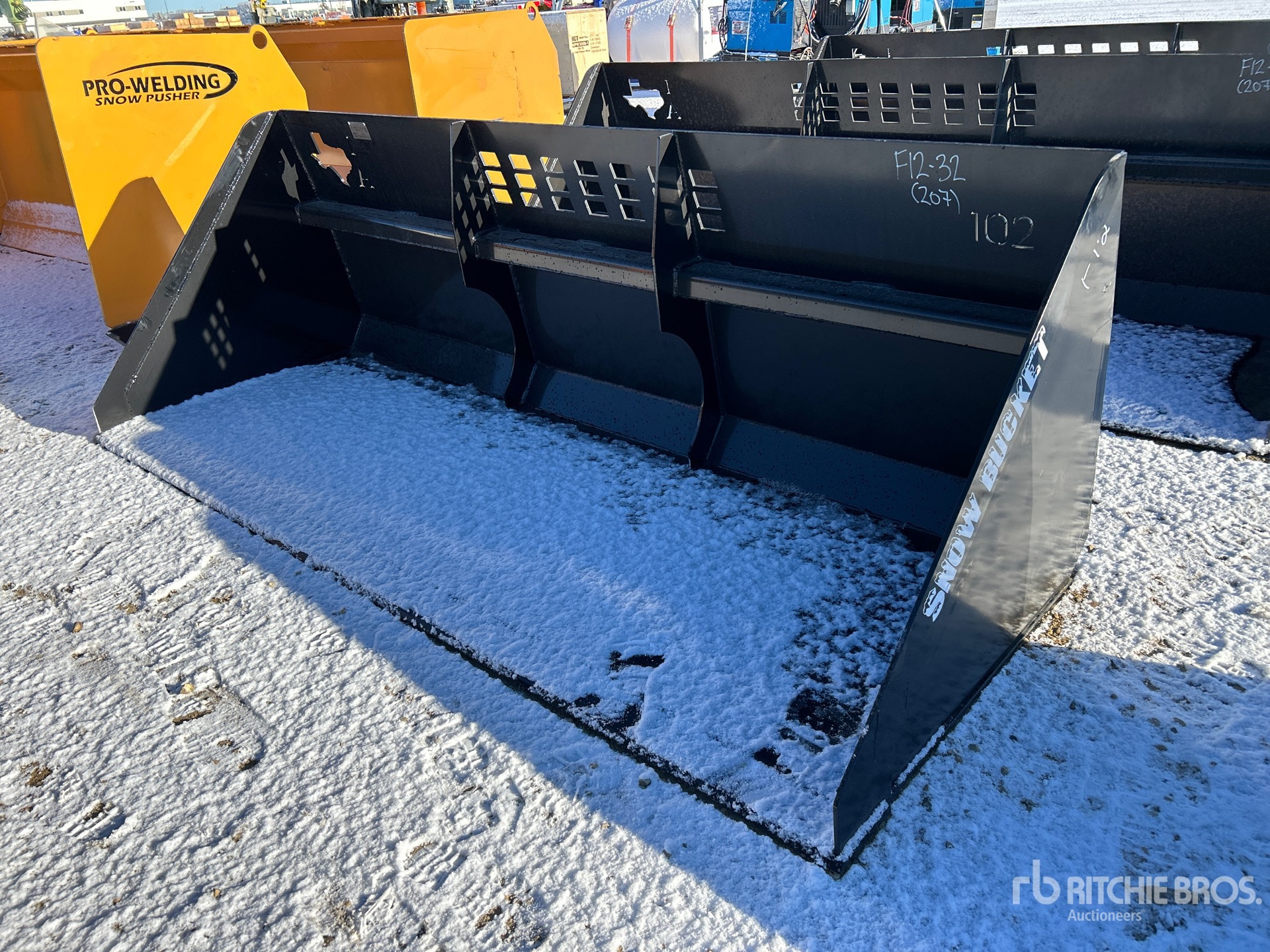 General Appearance with Bild, Ecke vorne links