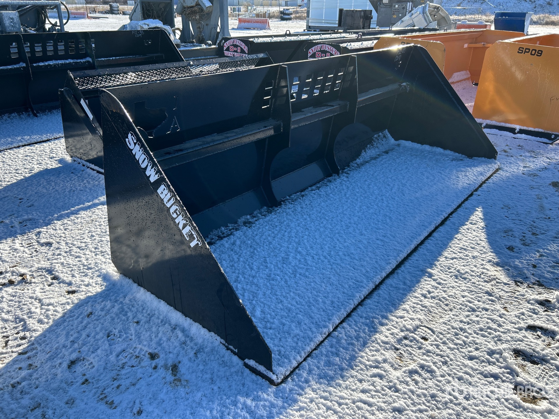 General Appearance with Bild, Ecke vorne rechts