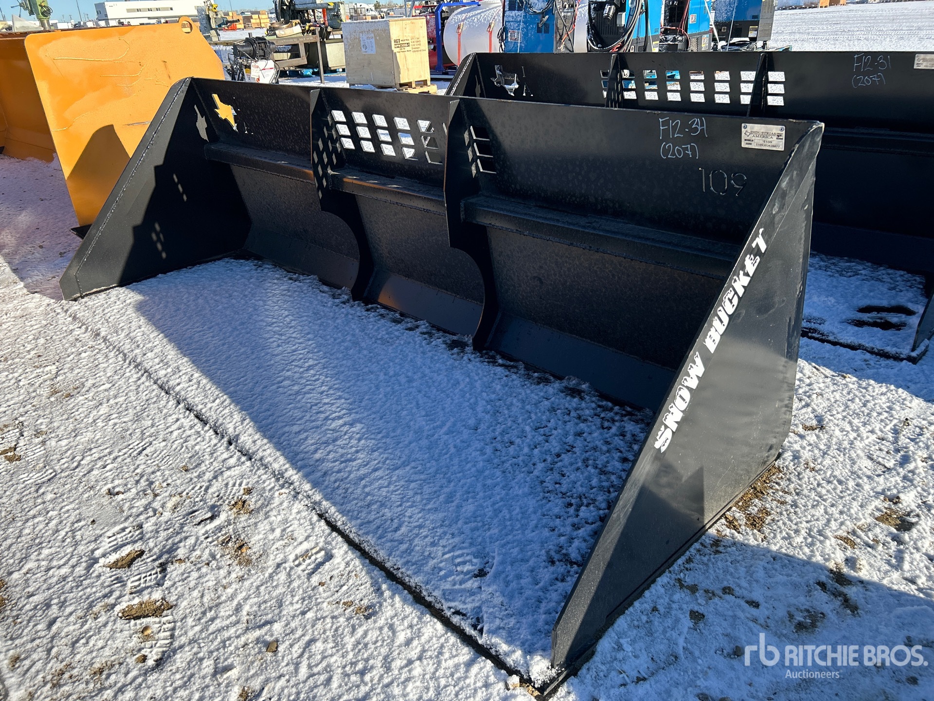 General Appearance with Bild, Ecke vorne links