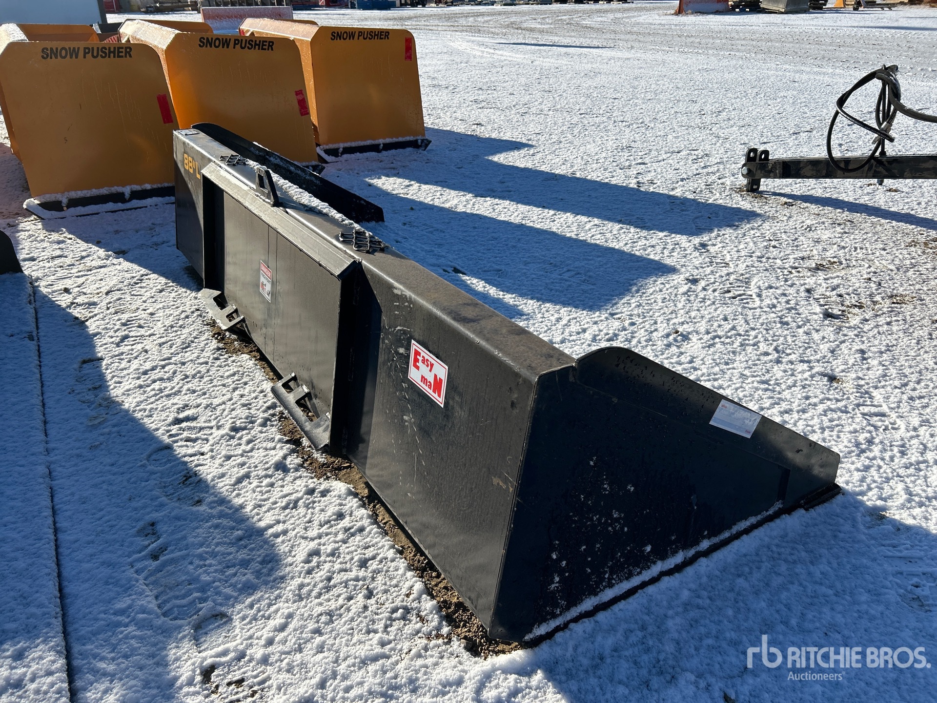 General Appearance with Bild, Ecke hinten rechts