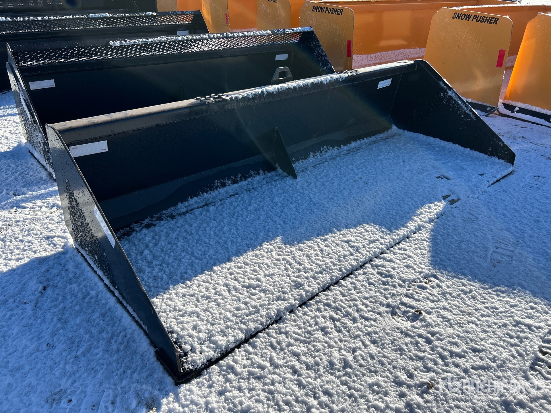 General Appearance with Bild, Ecke vorne rechts