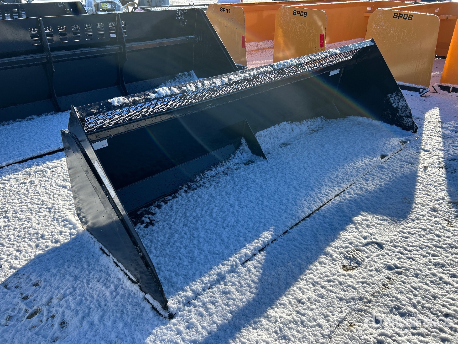 General Appearance with Bild, Ecke vorne rechts