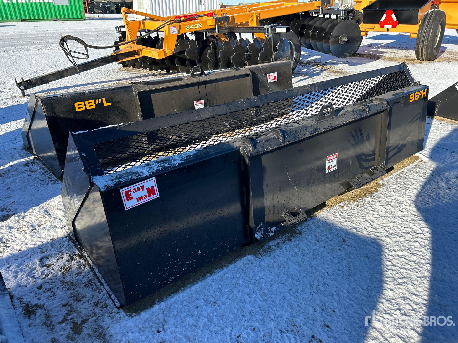 General Appearance with Bild, Ecke hinten links