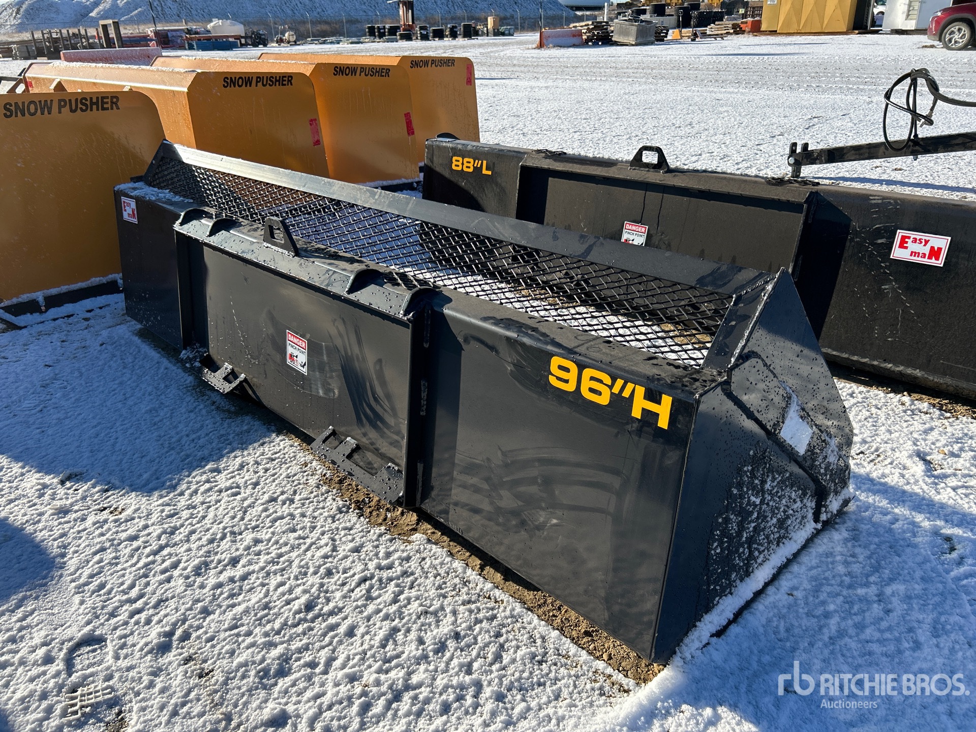 General Appearance with Bild, Ecke hinten rechts