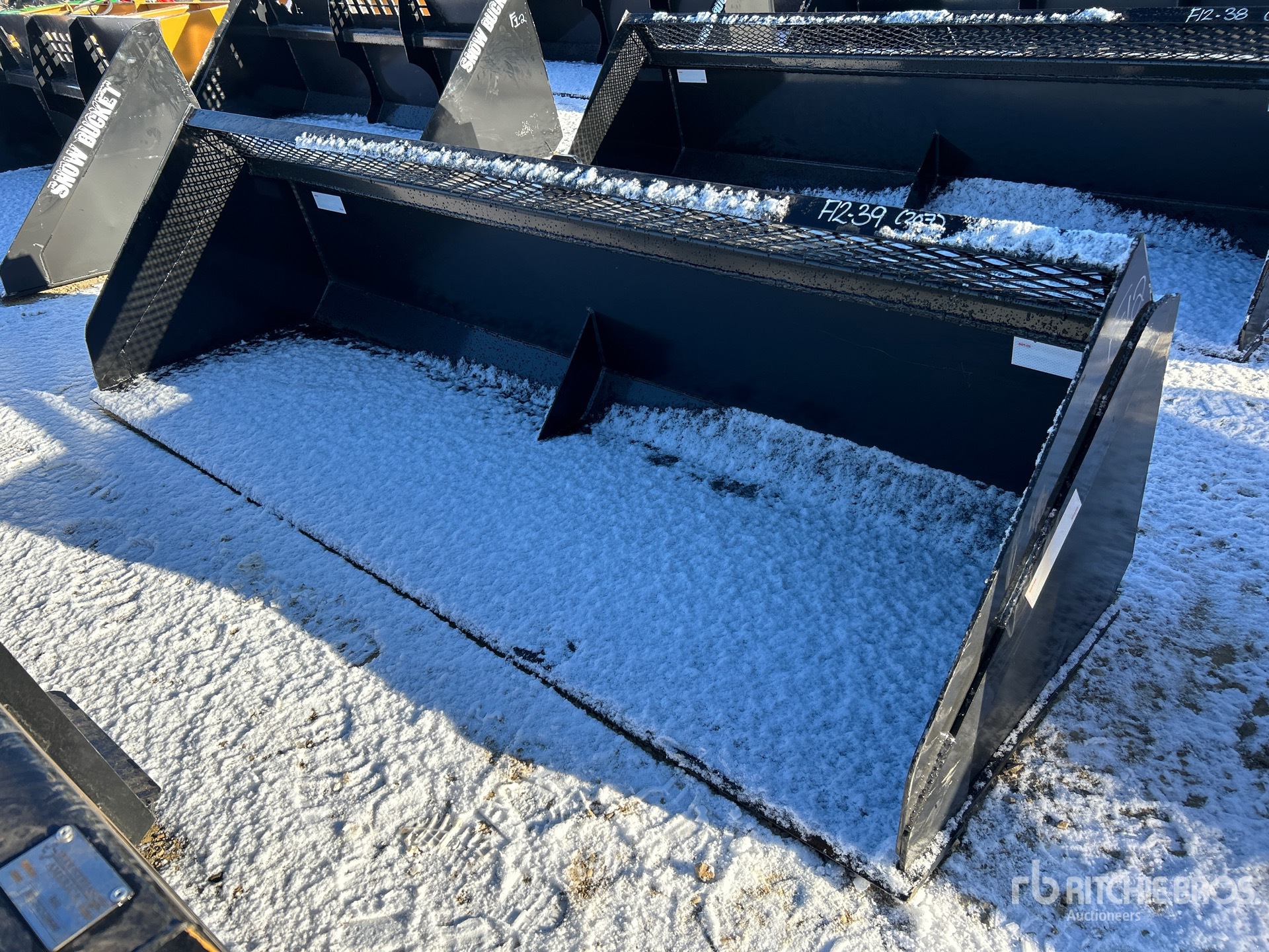 General Appearance with Bild, Ecke vorne links