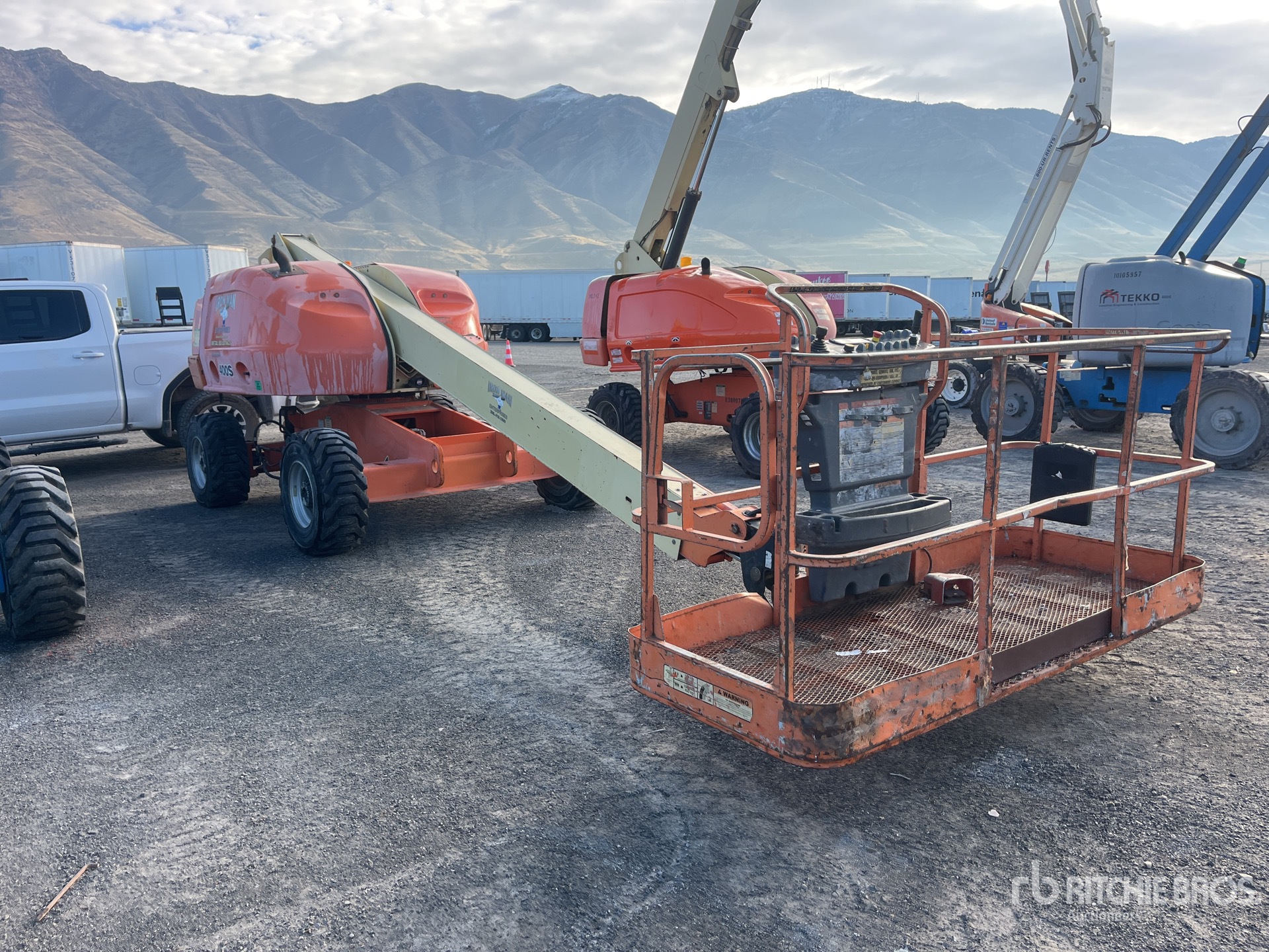 General Appearance with Picture, Right Front Corner