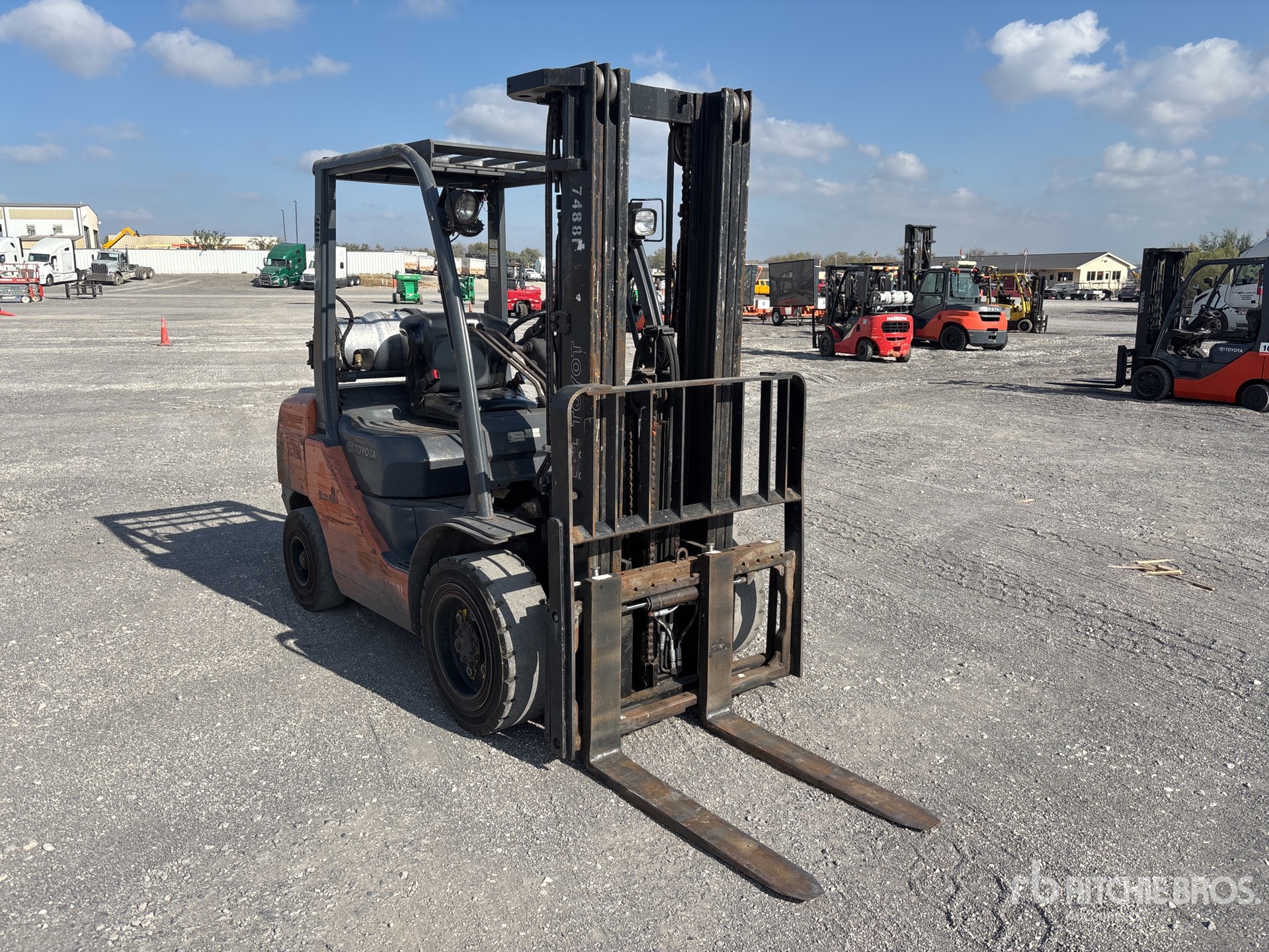 General Appearance with Picture, Right Front Corner