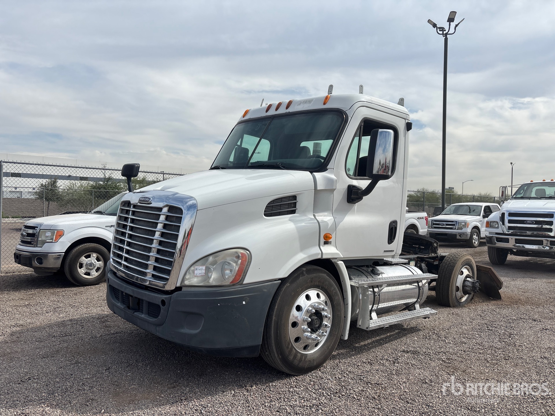 General Appearance with Bild, Ecke vorne links