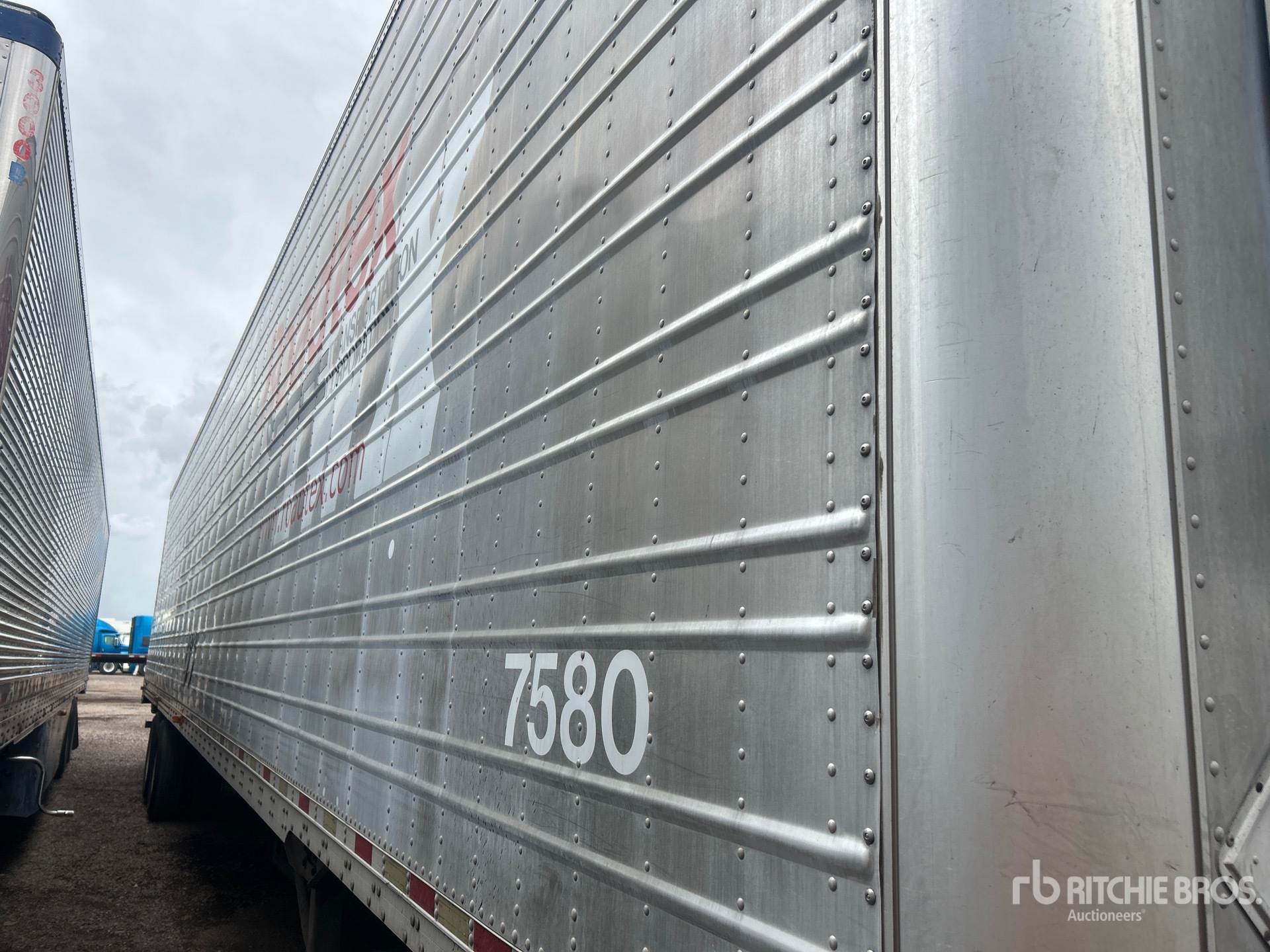 General Appearance with Imagen: esquina delantera derecha