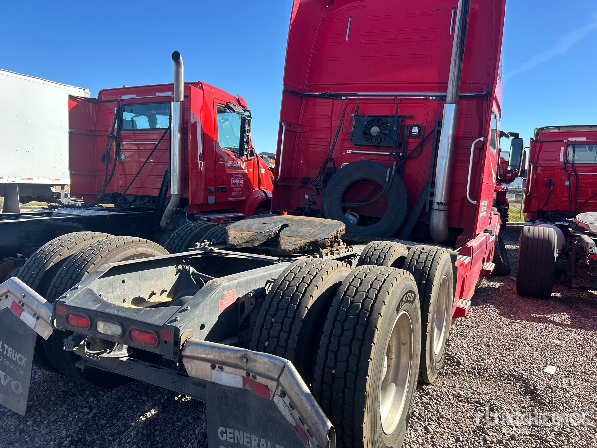 Aspect général with Image, coin arrière droit