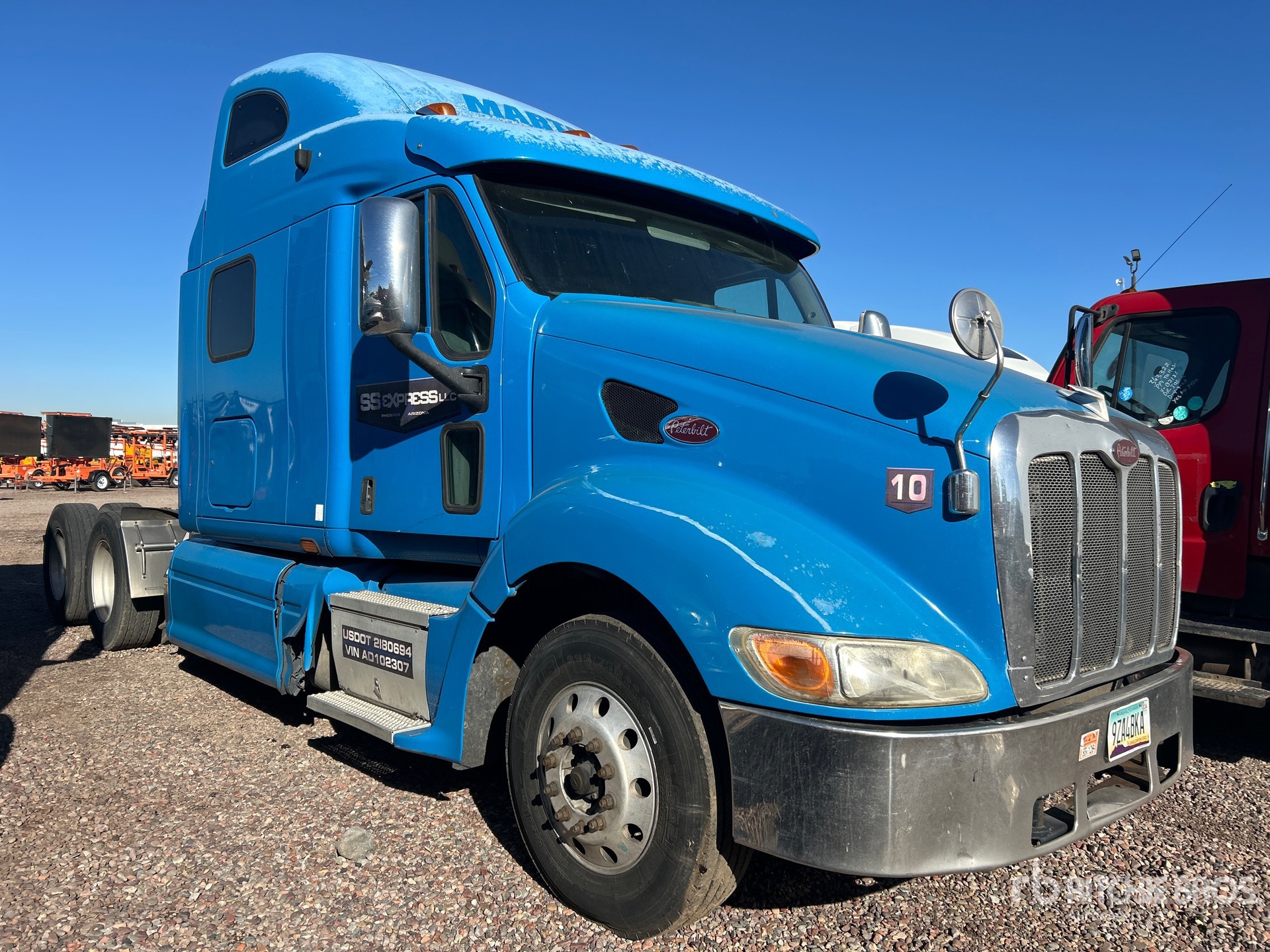 Aspect général with Image, coin avant droit