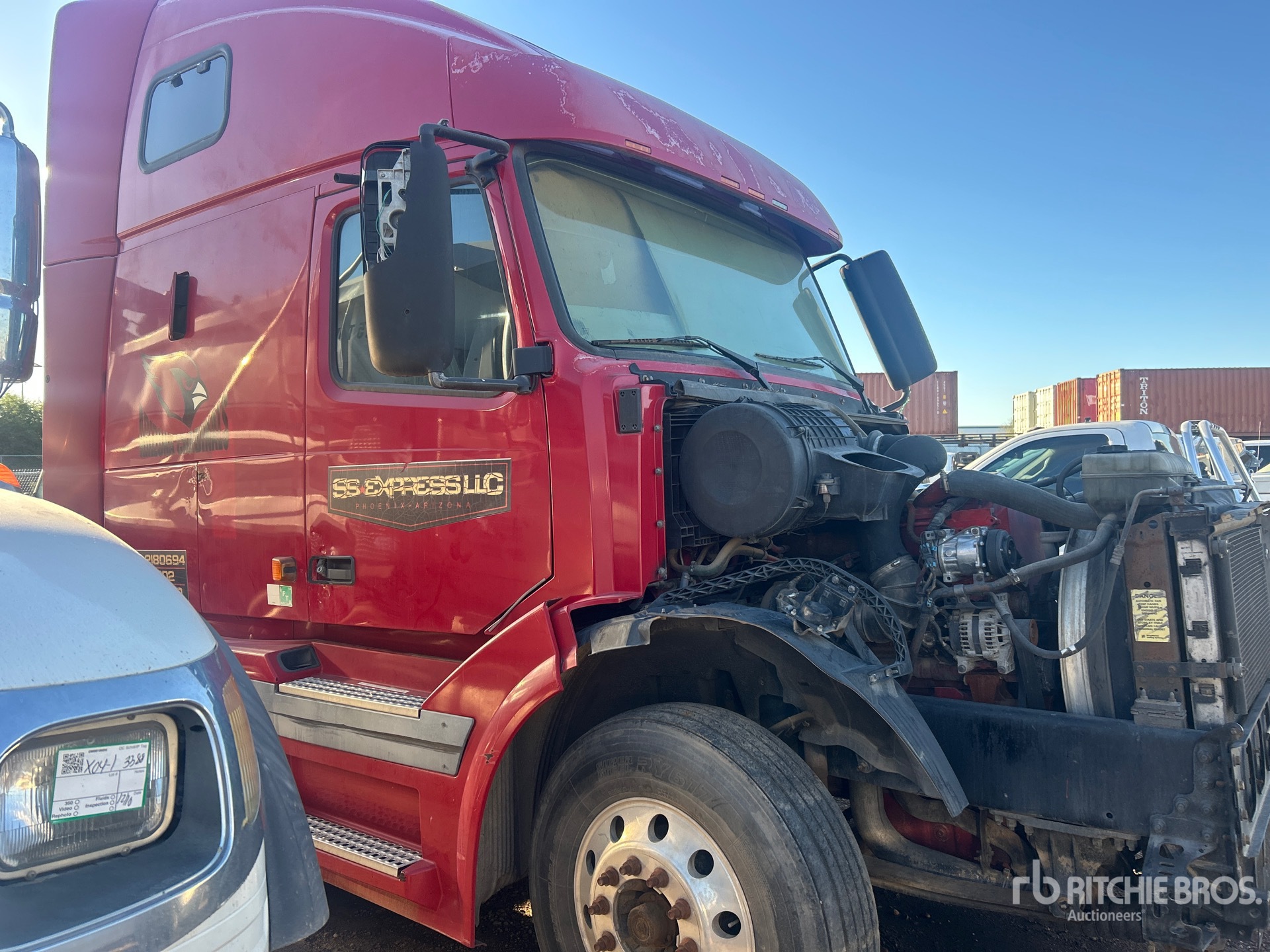 Aspect général with Image, coin avant droit