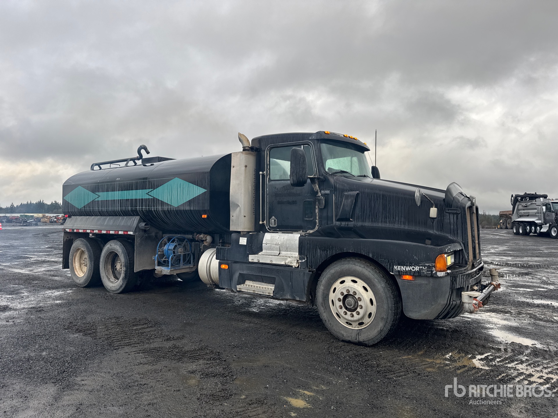 Aspect général with Image, coin avant droit