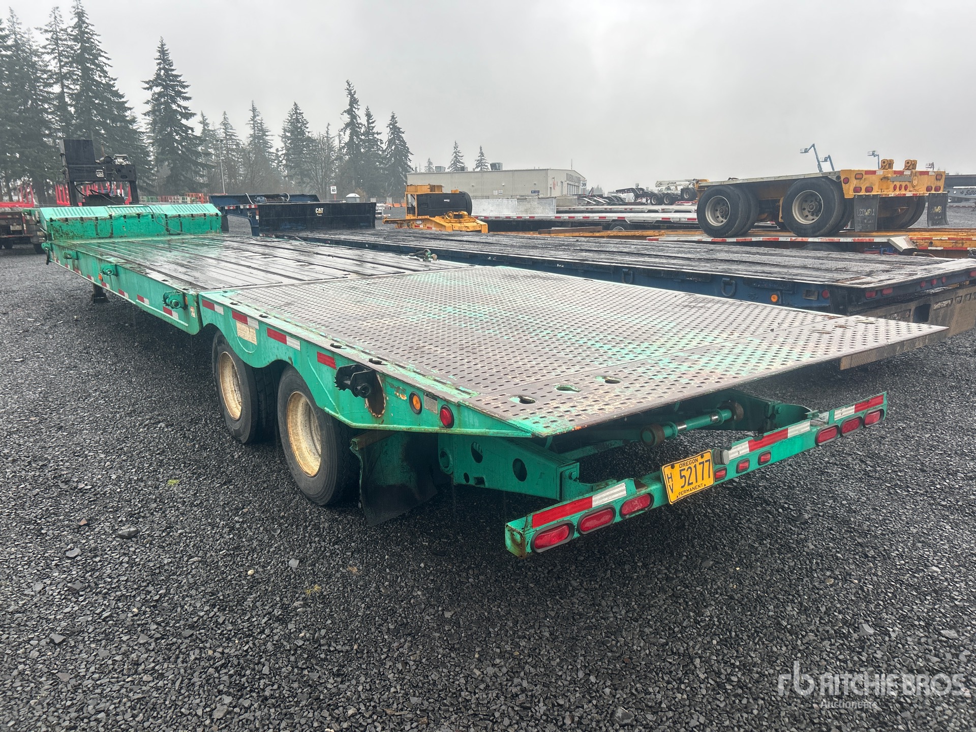 General Appearance with Foto, angolo posteriore sinistro