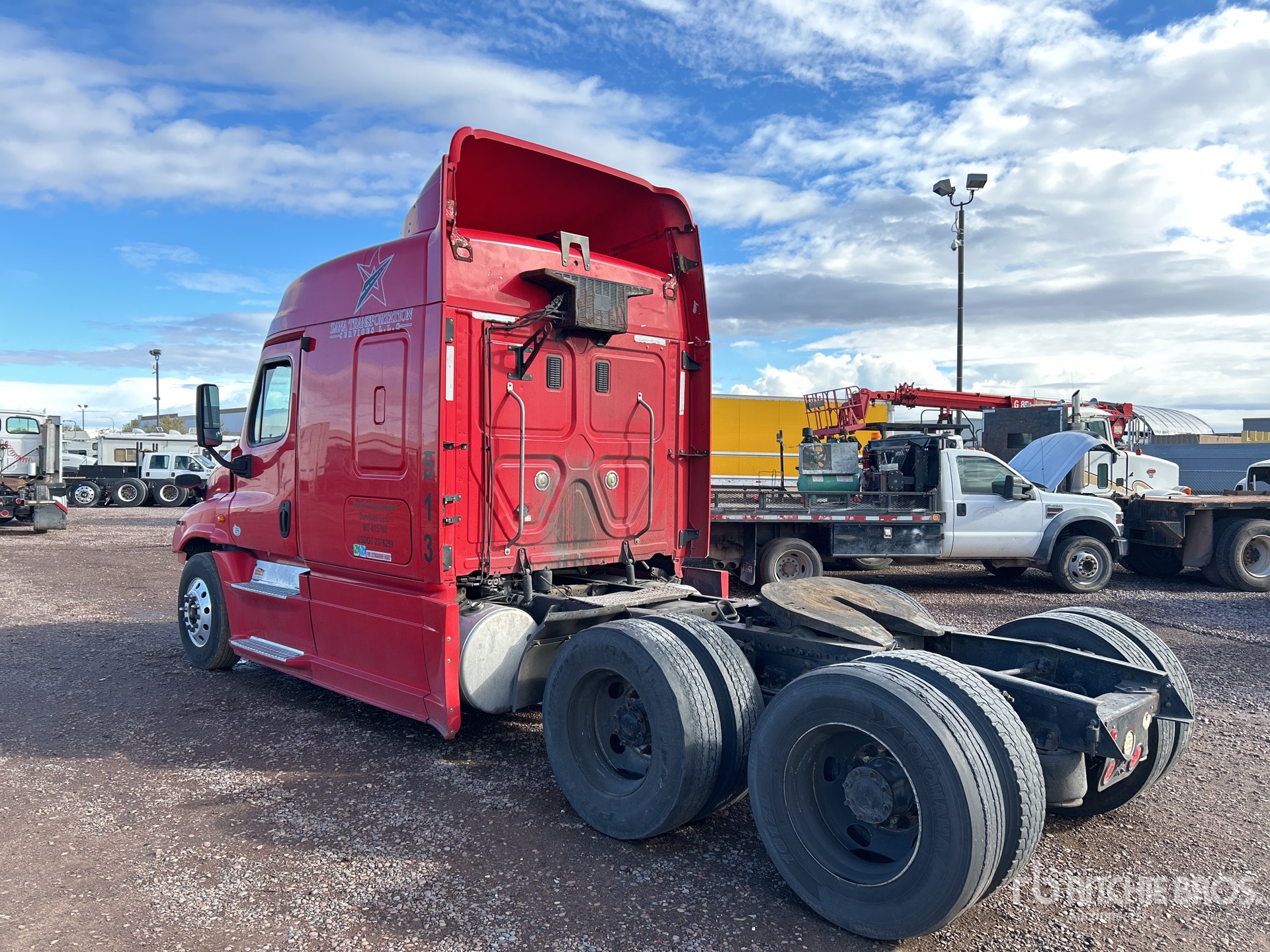 General Appearance with Bild, Ecke hinten links