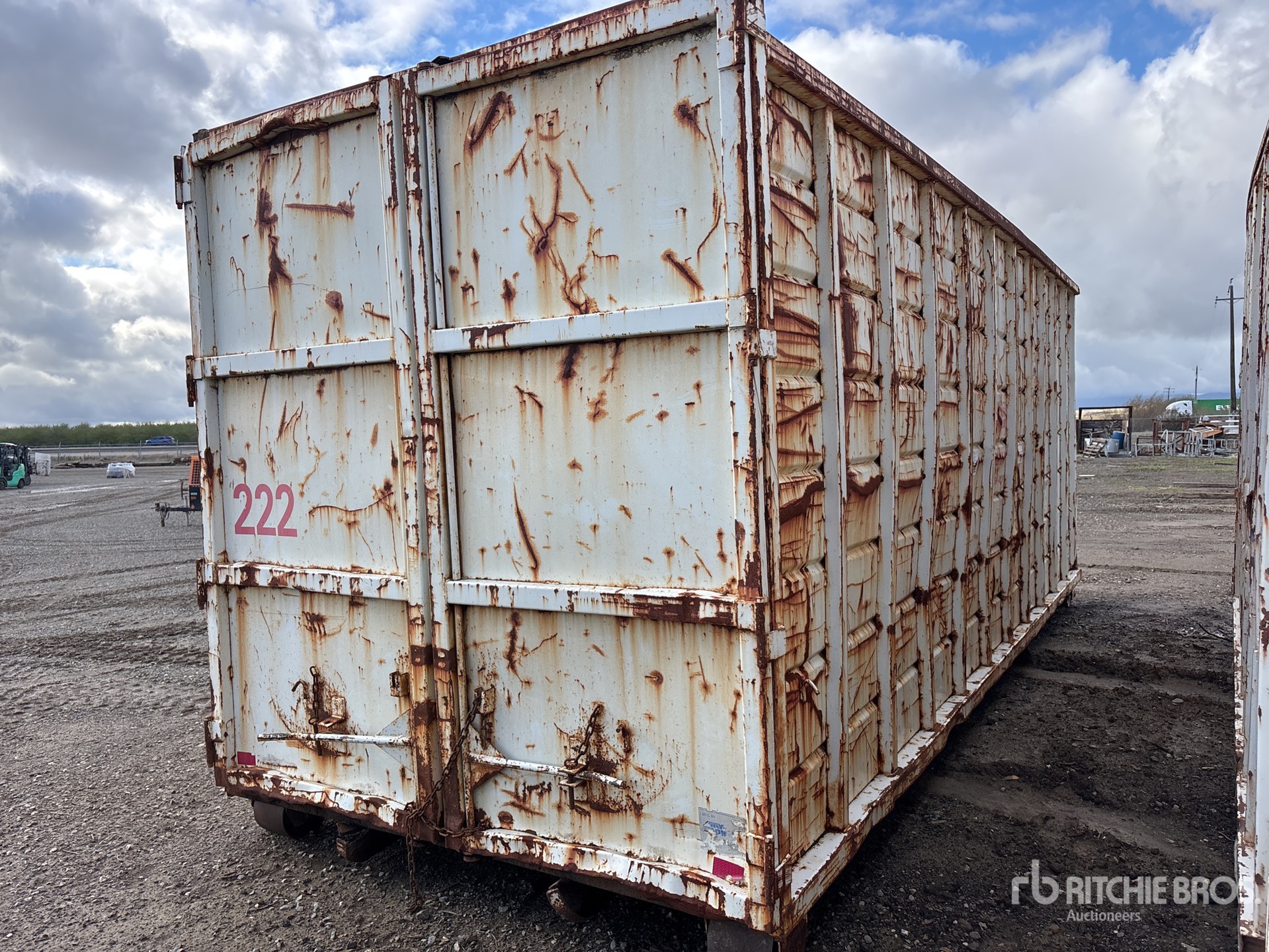 General Appearance with Bild, Ecke vorne links