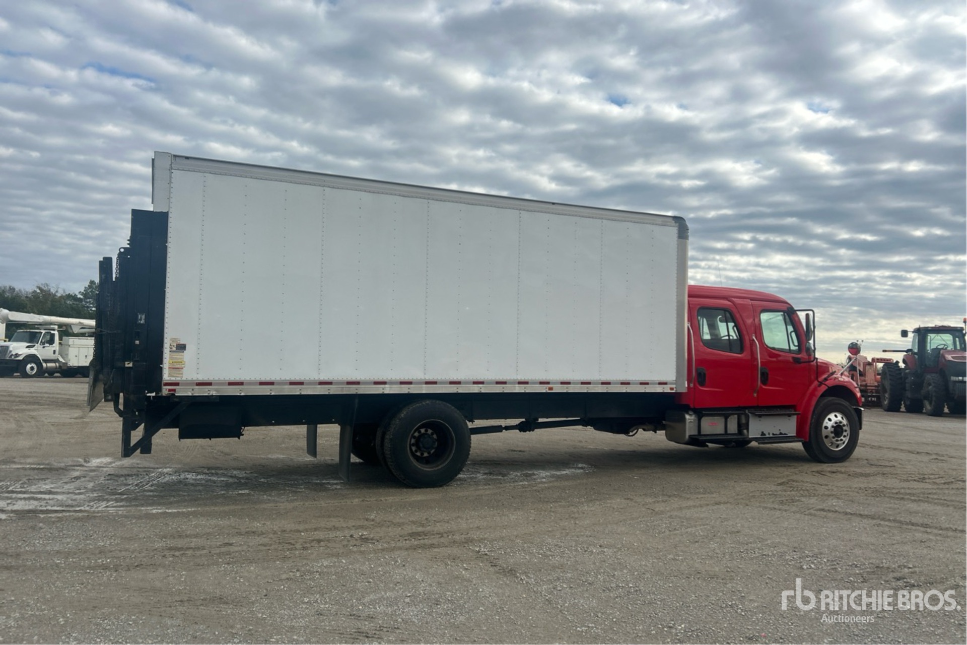 General Appearance with Foto, angolo anteriore sinistro