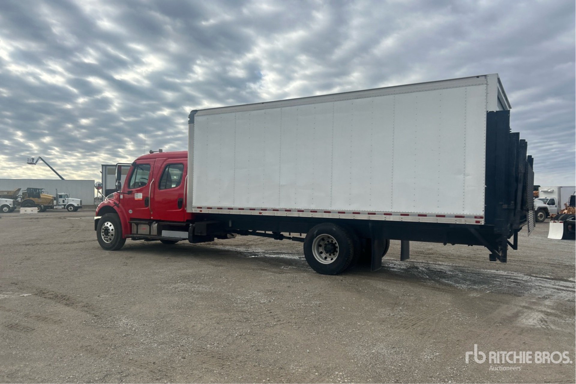 General Appearance with Foto, angolo posteriore sinistro