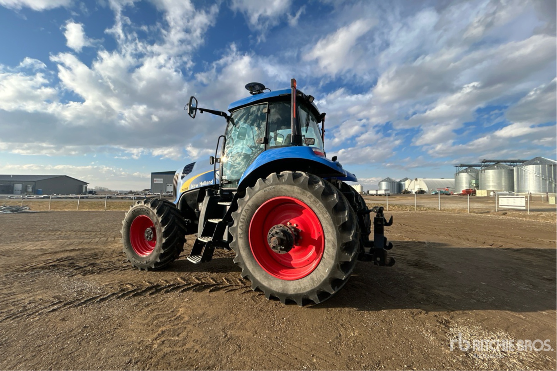 General Appearance with Foto, angolo posteriore sinistro