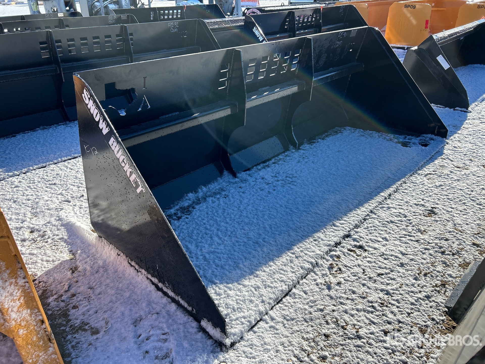 General Appearance with Bild, Ecke vorne rechts