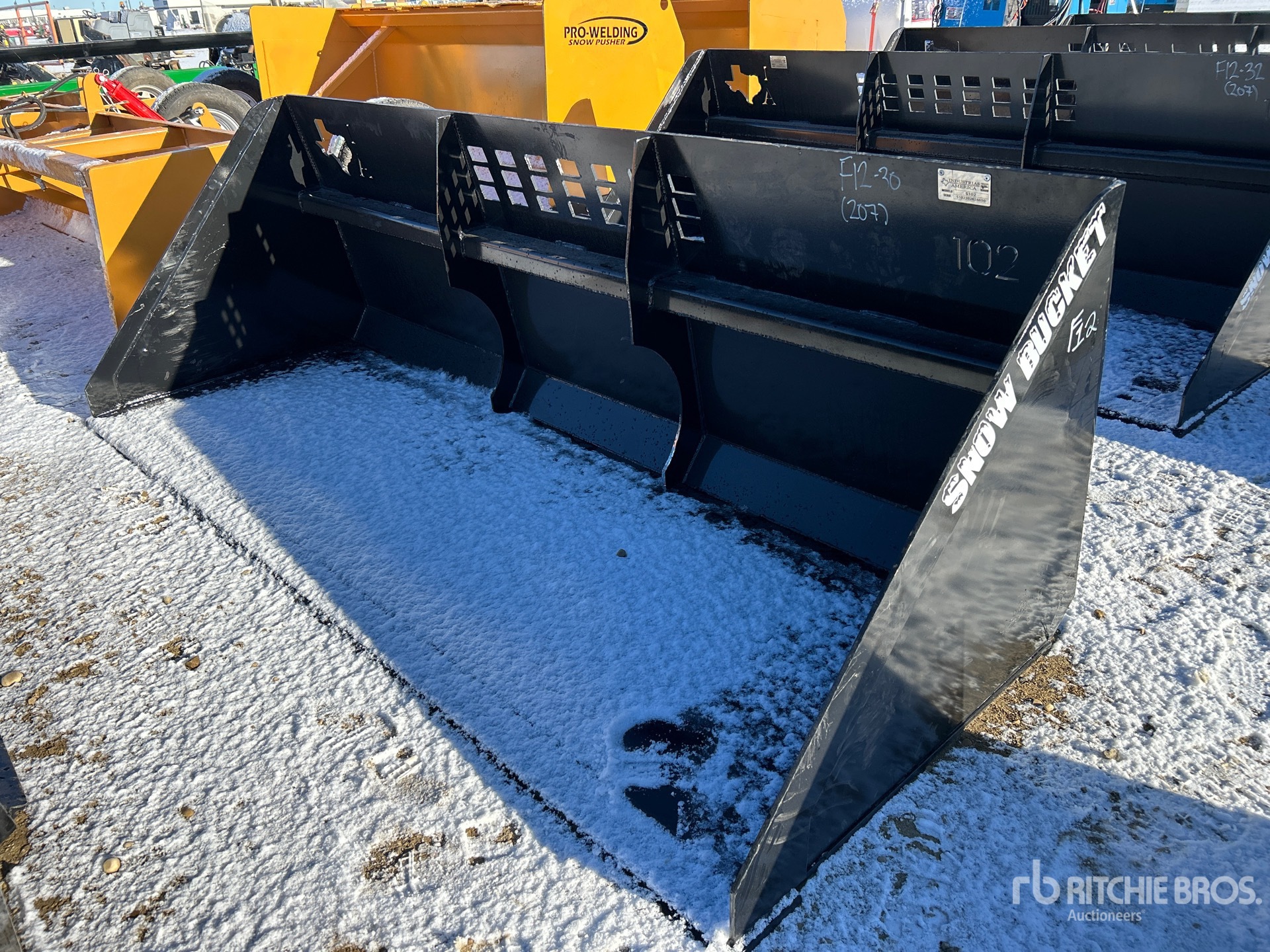 General Appearance with Bild, Ecke vorne links