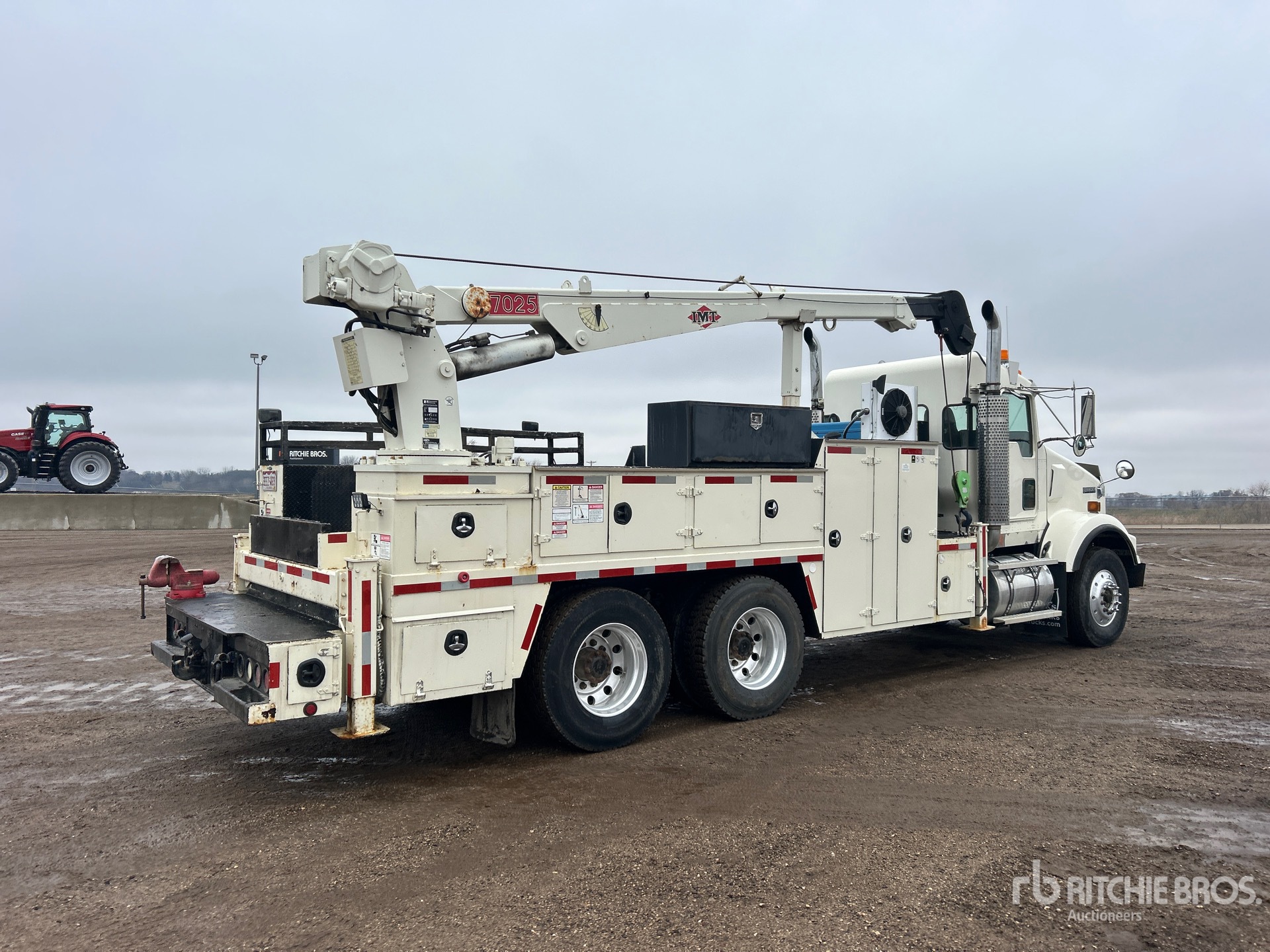 General Appearance with Foto, angolo anteriore sinistro