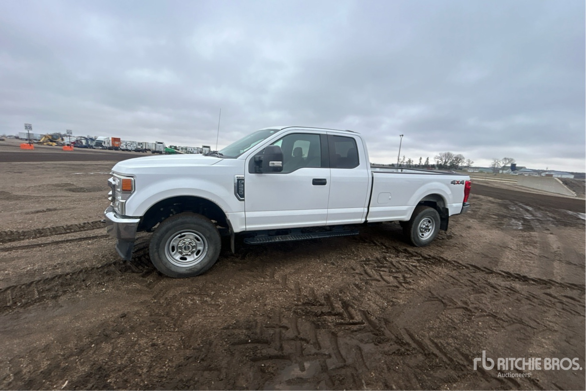 General Appearance with Foto, angolo anteriore sinistro