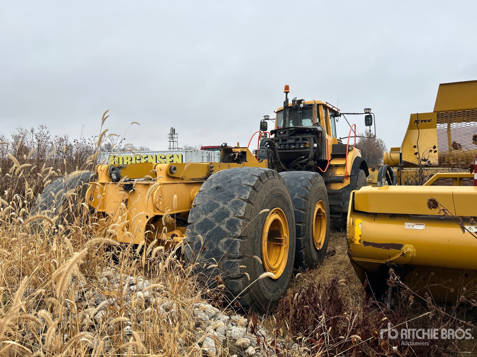 General Appearance with Bild, Ecke hinten rechts