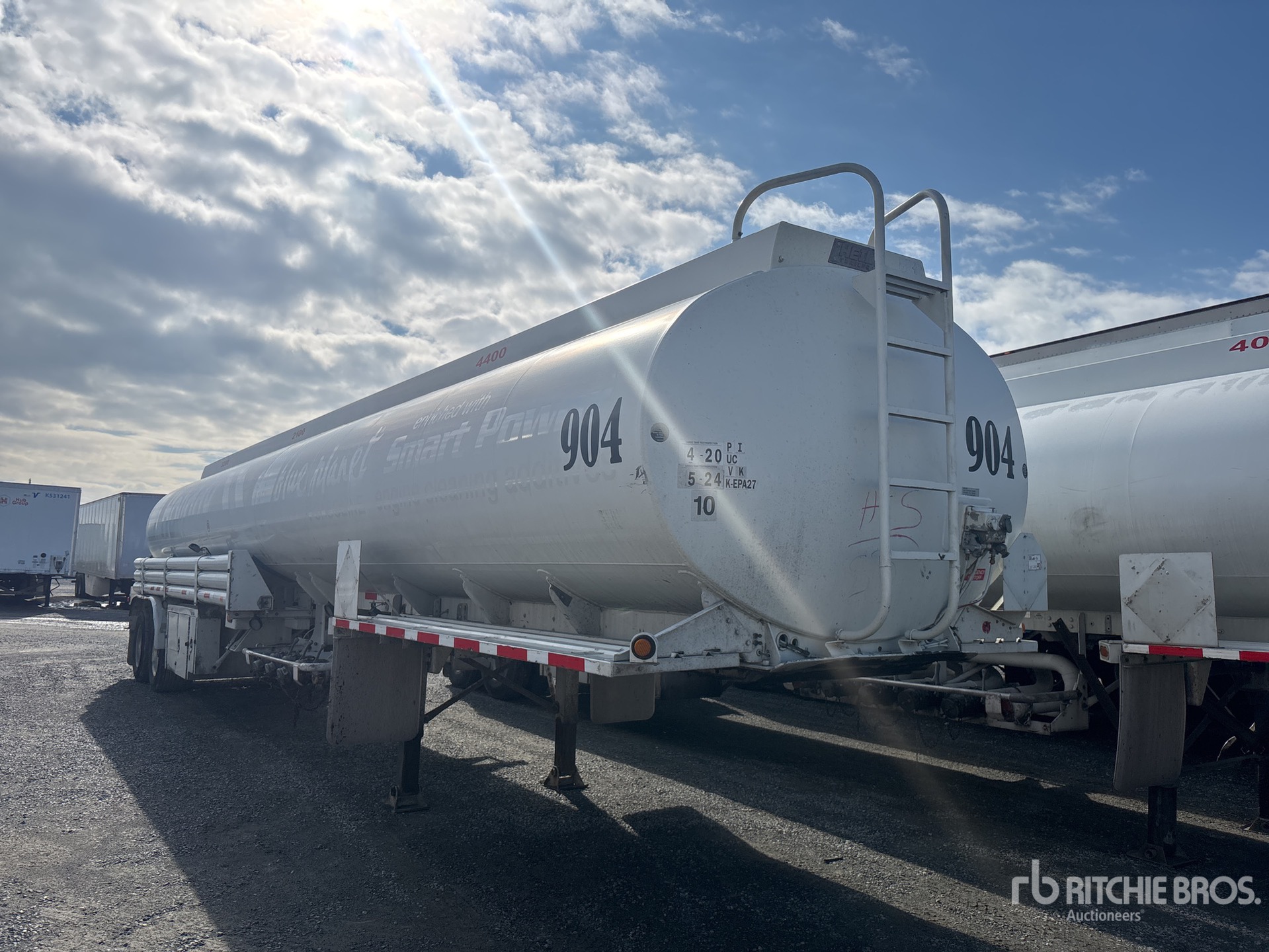 General Appearance with Image, coin avant droit